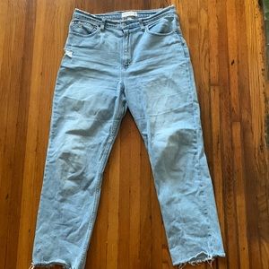 A&F Curve Love 💕 Ultra High Rise Ankle Straight Jean, Light Wash, Raw Hem